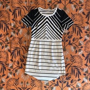 Tea & Cup white & black striped dress size large